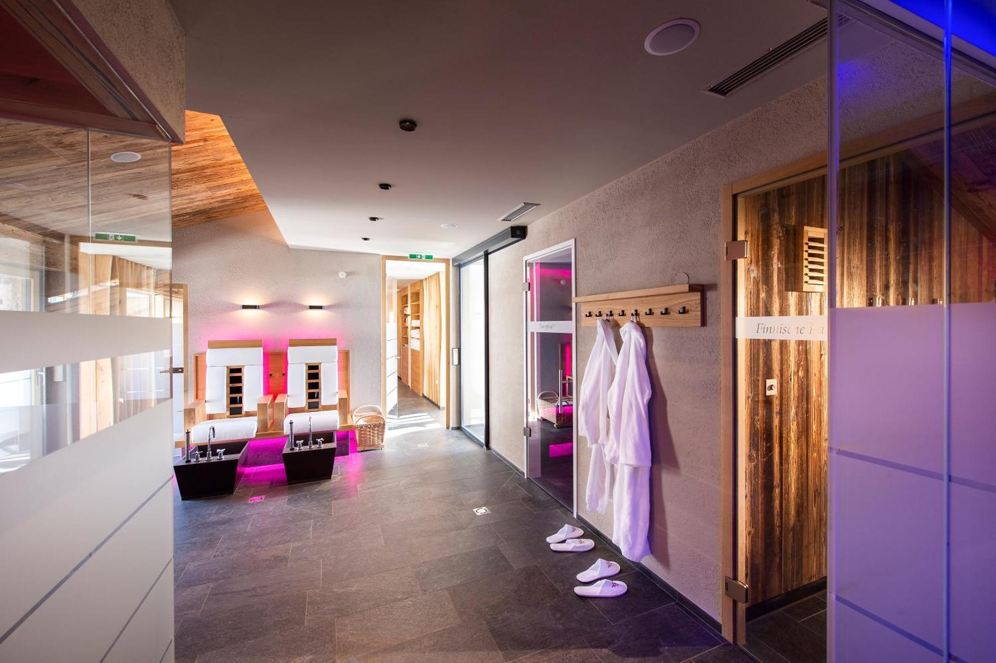 Hotel Tirol Fiss 4Sterne Superior Exterior photo